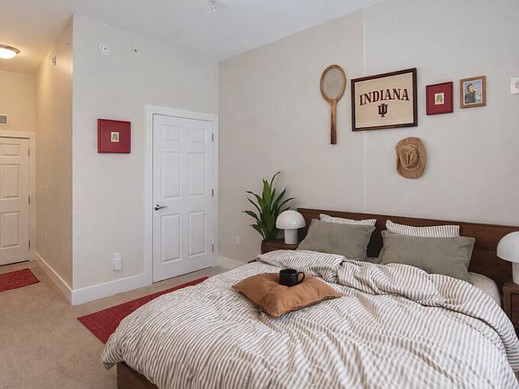 5th image of 632 N College Ave APT 2
