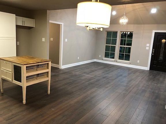 3rd image of 5412 Belaire Cir