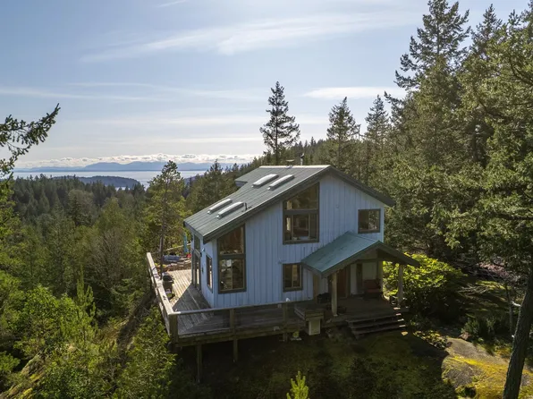 181 Persephone Pl, Sunshine Coast, BC V0N 1G2