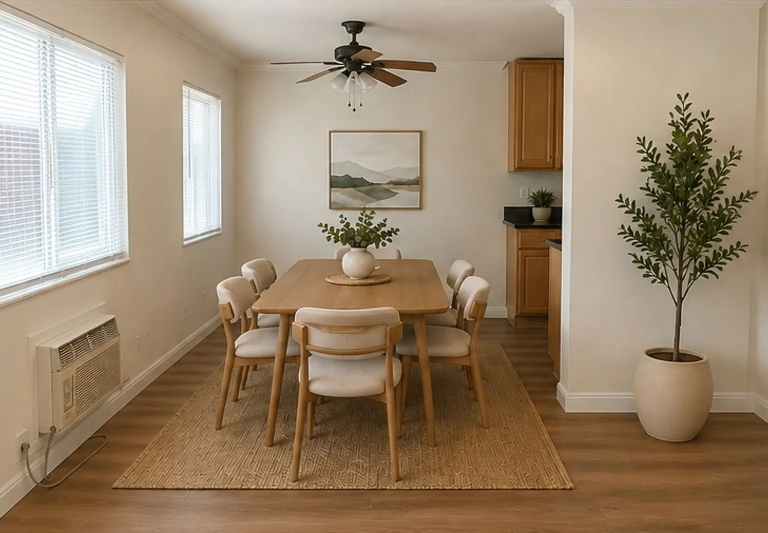 2B 2B condominium in El Cajon — Photo 4