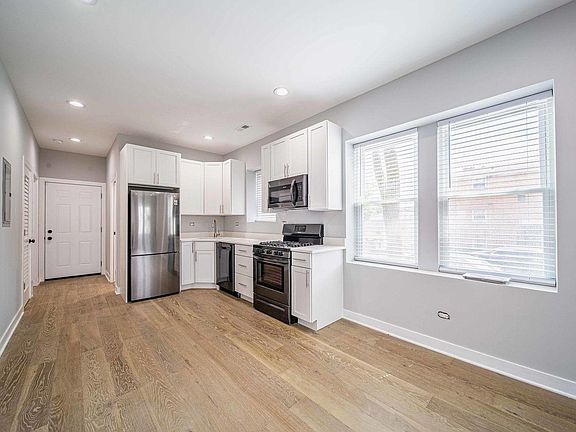 5th image of 901 N Keeler Ave #1