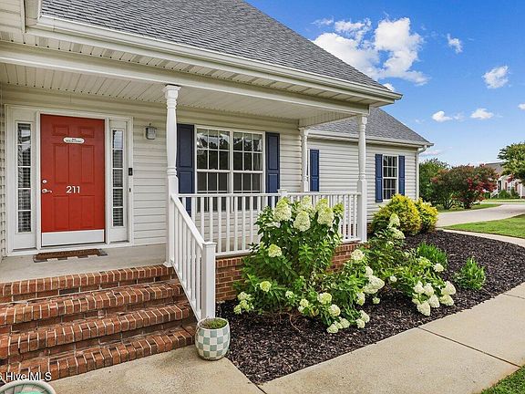 5th image of 211 Woodcroft Drive
