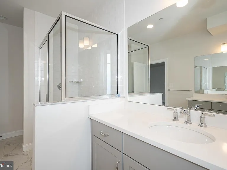 220 Charles Ellis Dr — Photo 28