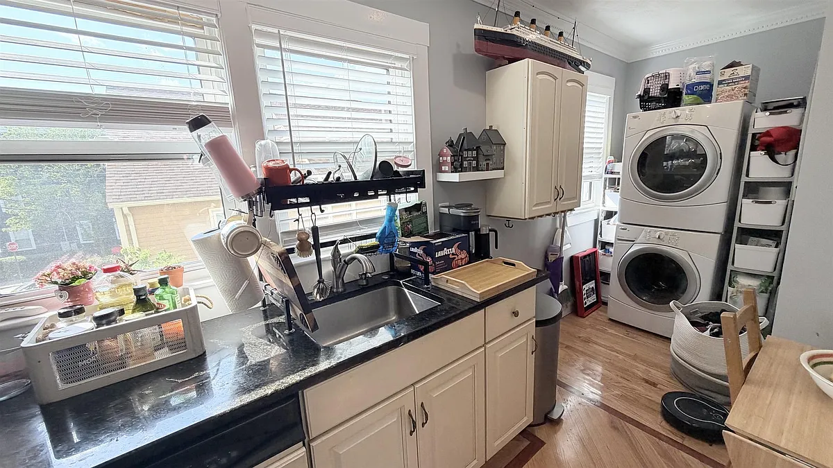 Building Photo - 109 Perkins St #2F