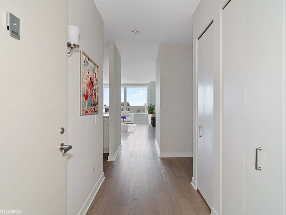3rd image of 512 N McClurg Ct APT 5511