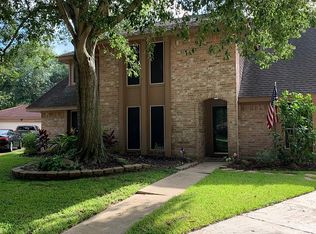 2907 Edgewood Ct, Sugar Land, TX 77479