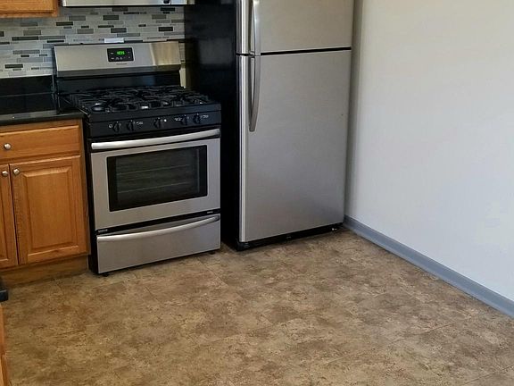 4th image of 4940 Egandale Ave APT 2W