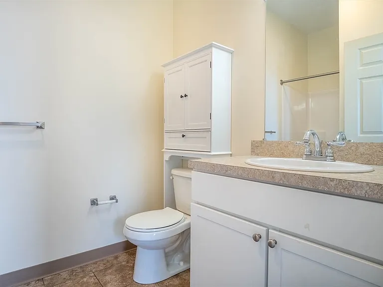 24 Main St #201 — Photo 15