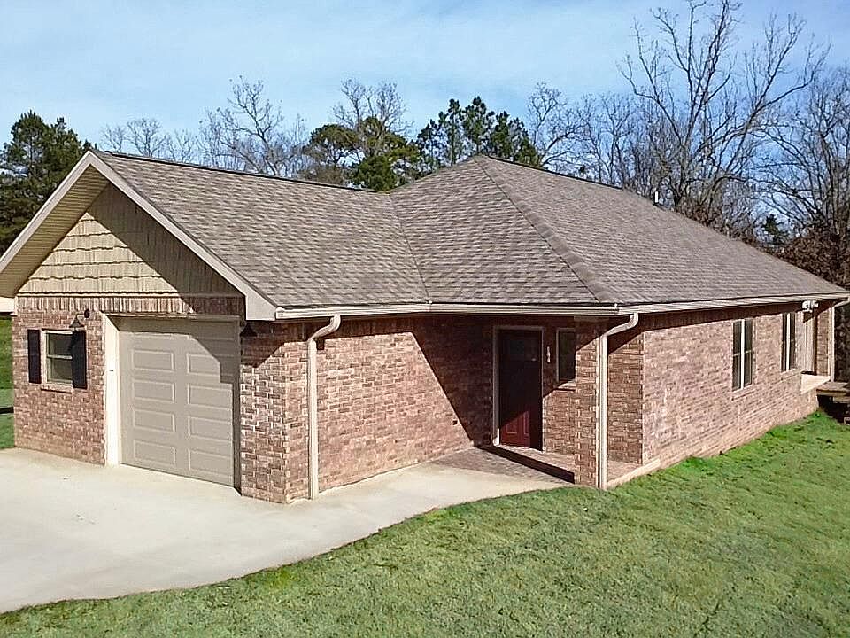 1st image of 104 Red Oak Dr