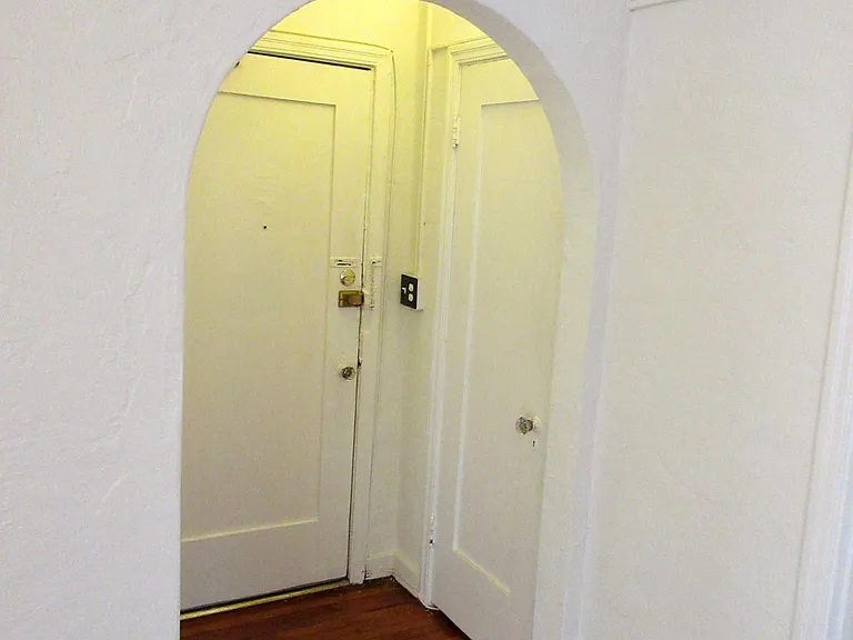 654 S Detroit St #306 — Photo 19