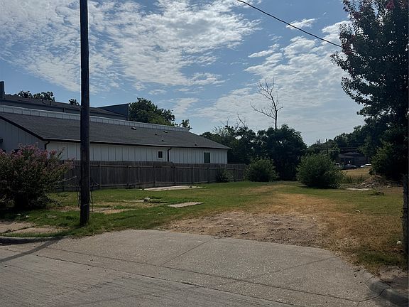 3rd image of 3351 Parvia Ave
