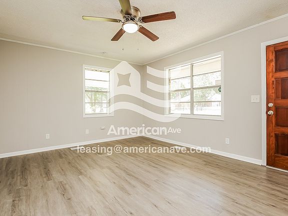 25421_004_living_room_13810373.jpg