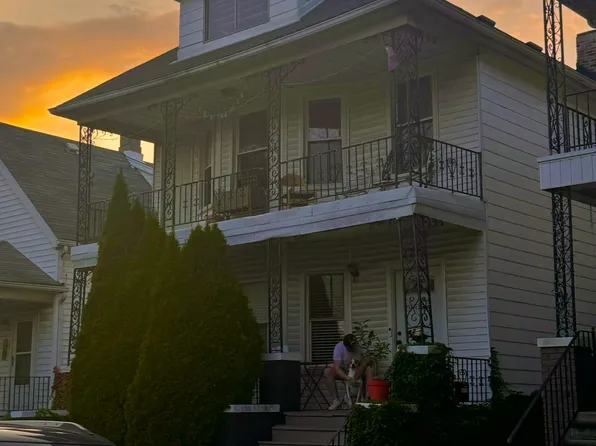 2297 Florian Ave, Hamtramck, MI 48212