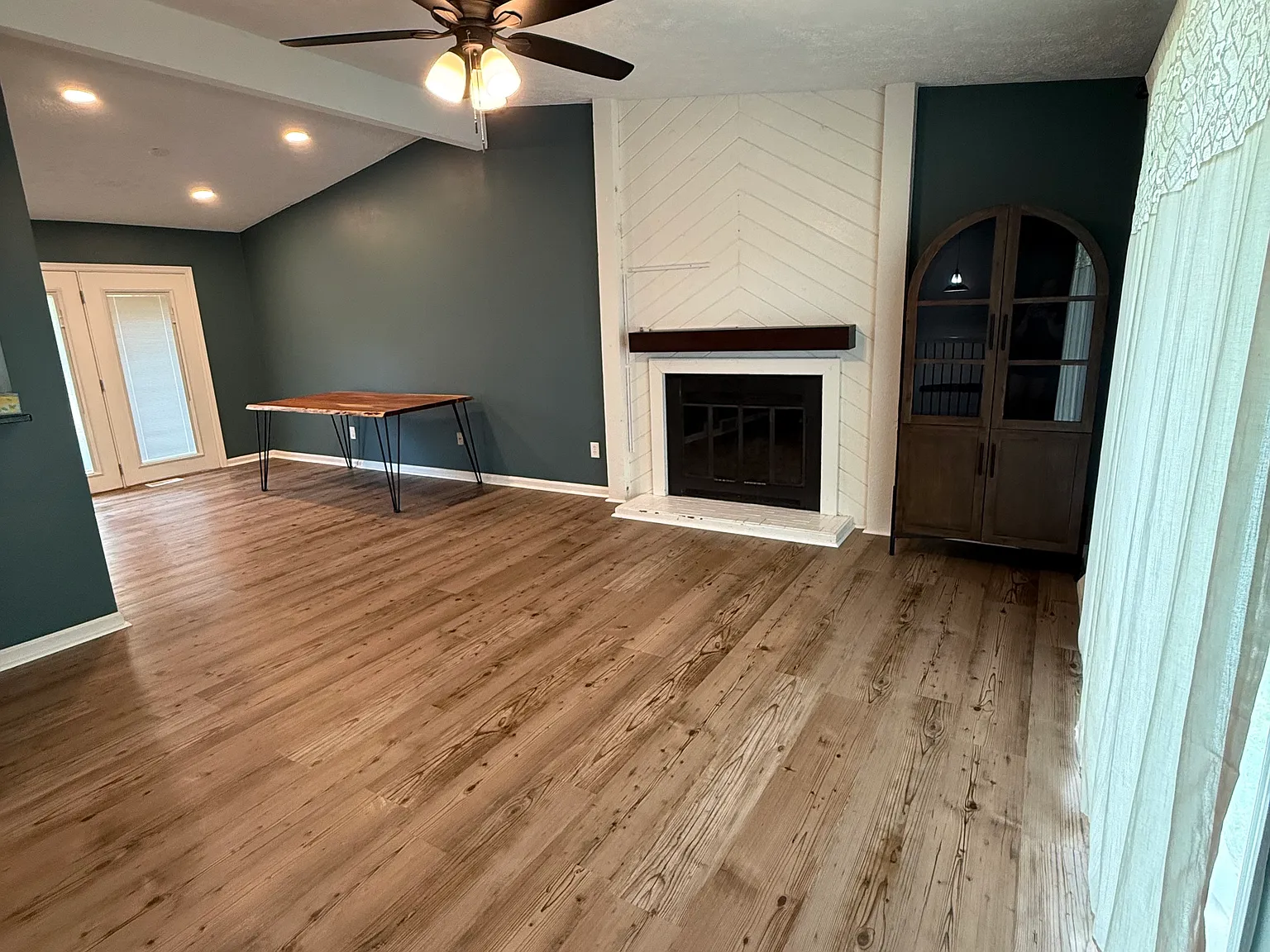 3 bed, 1667 sqft, $2,350 — Photo 4