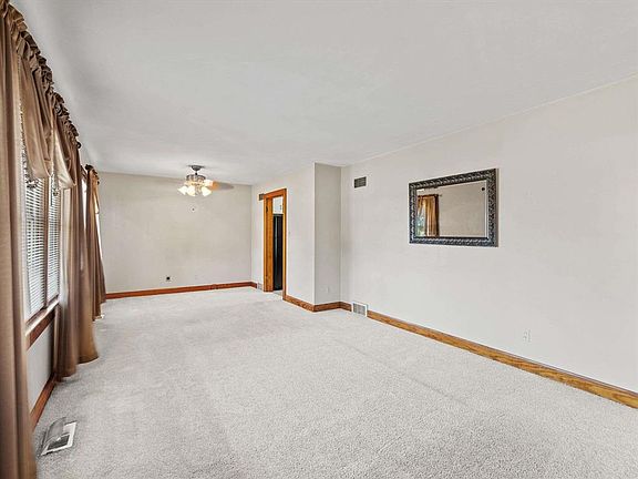 4th image of 1612 Hill Ave