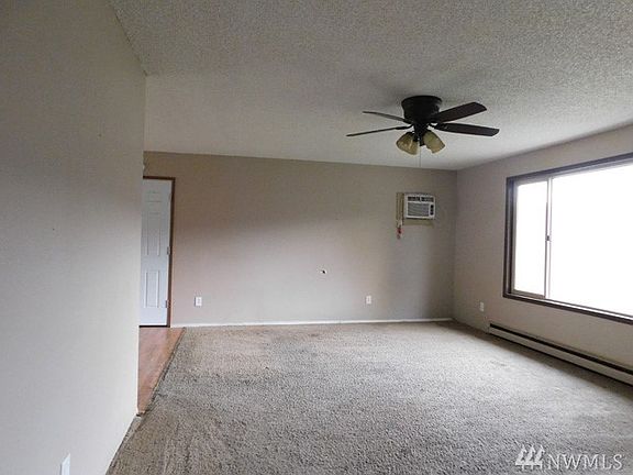 5th image of 57 Riverview Dr