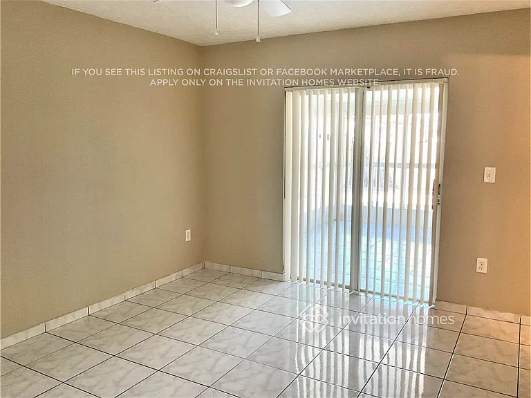 15445 SW 138th Ave — Photo 2