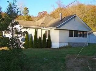 5216 Claybank Rd, Cross Lanes, WV 25313