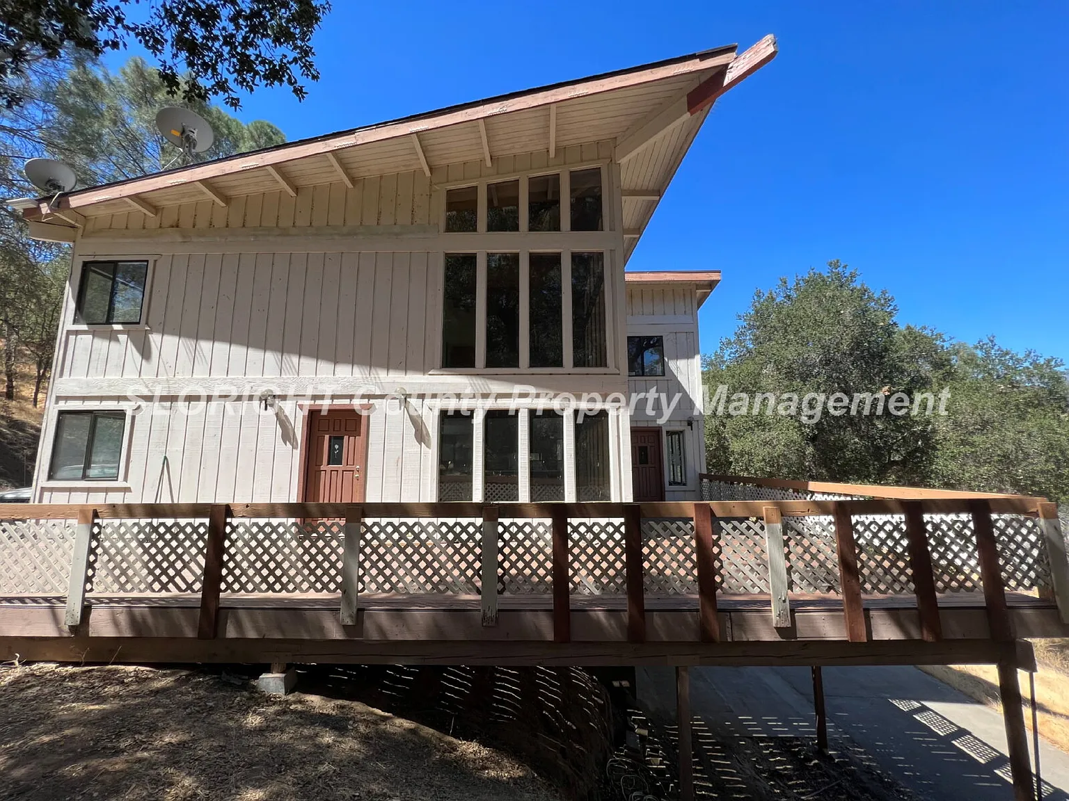 4 bed, 3.0 bath, $3,000 — Photo 1