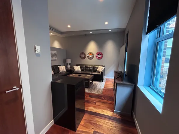 408 W Saint Clair Ave APT 425, Cleveland, OH 44113