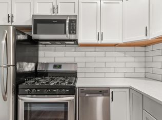 1216 Williamson St APT 4, Madison, WI 53703