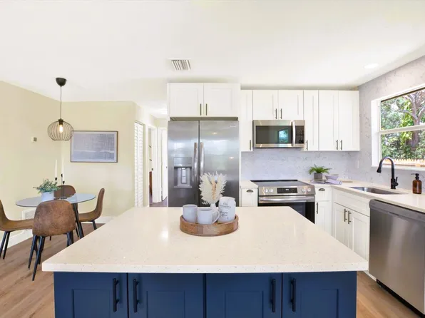 6220 Pershing St NE, Saint Petersburg, FL 33702