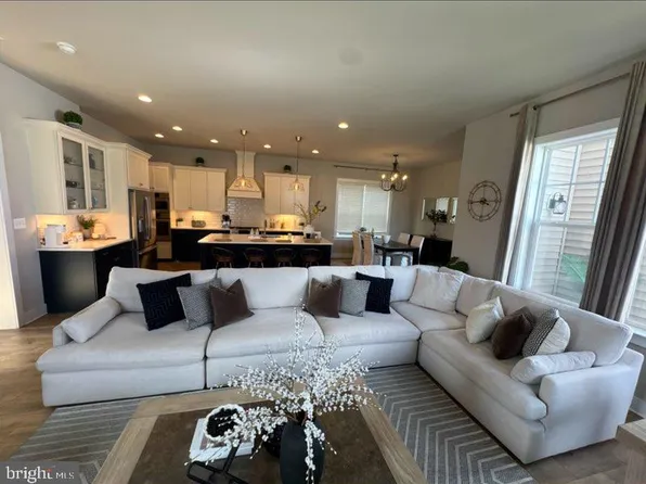 1502 Sandbar Willow Dr, Odenton, MD 21113