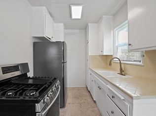 1542 Golden Gate Ave, Los Angeles, CA 90026