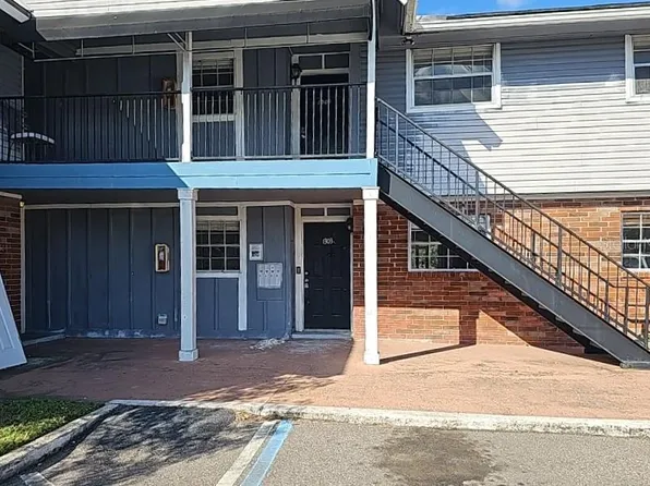 200 Country Club Dr APT 1303, Largo, FL 33771