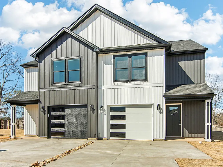 5037 Aspen Spring Way — Photo 1
