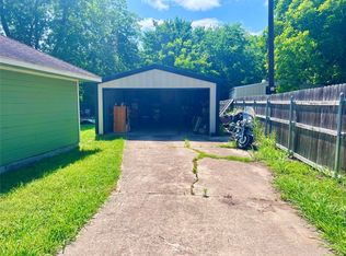 521 Beech St, Bonham, TX 75418