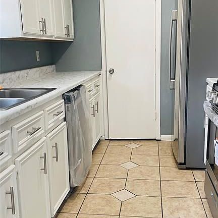 4th image of 7303 Caracas Dr