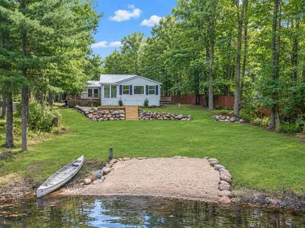 5049 Ruby Dr, Gladwin, MI 48624