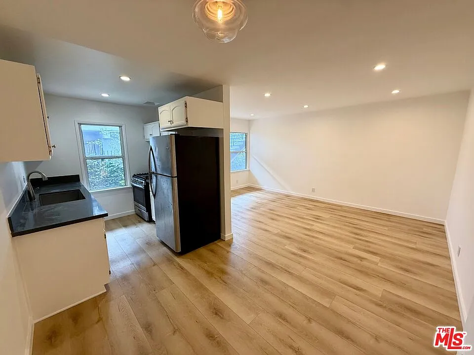 Building Photo - 1143 N Formosa Ave #2