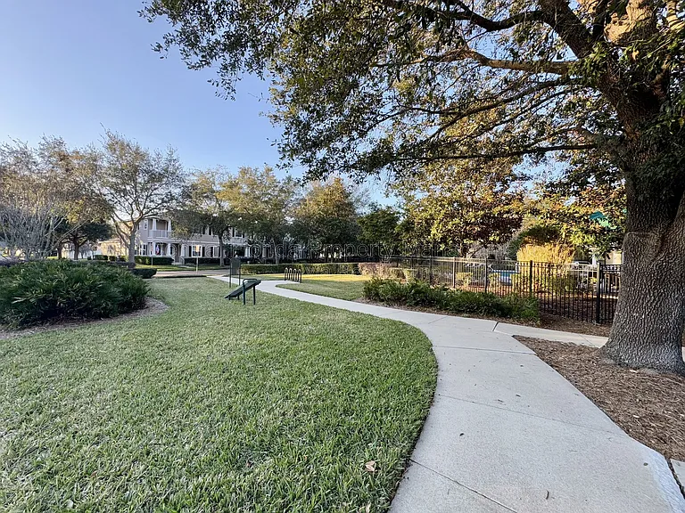 6621 Helmsley Cir — Photo 50