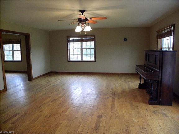 View 2 of the family room - exterior vent in wall for a wood/pellet burner.