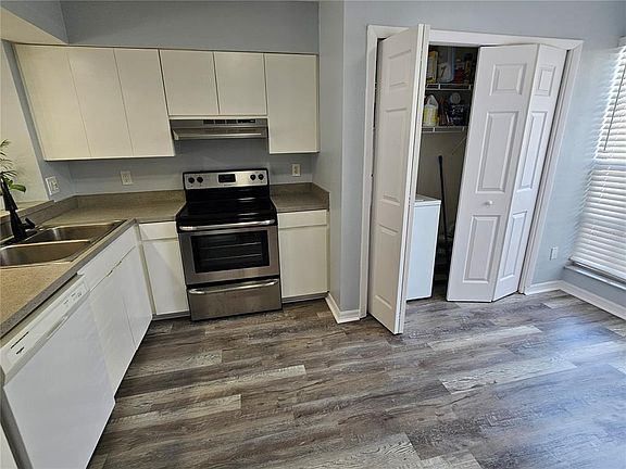 3rd image of 13817 Stone Mill Way