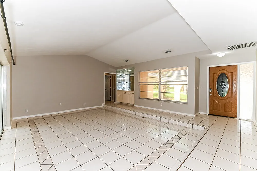 3 bed, 2.0 bath, 1519 sqft, $1,695 — Photo 4