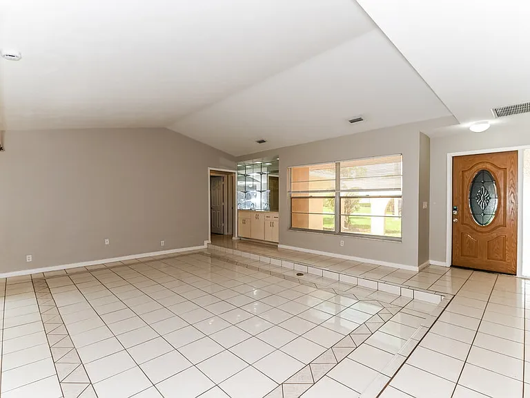 3105 SE 8th Ave — Photo 4