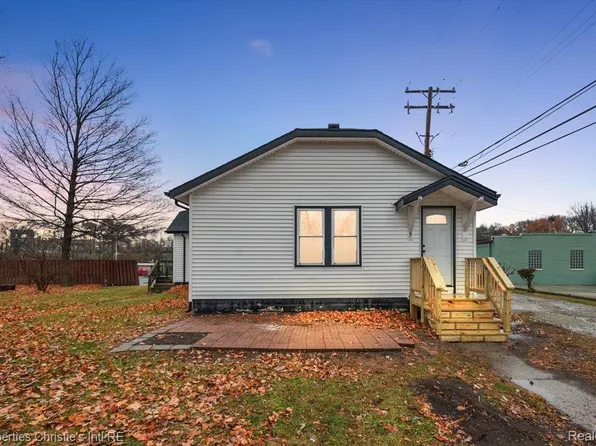 5 2nd St, Mount Clemens, MI 48043