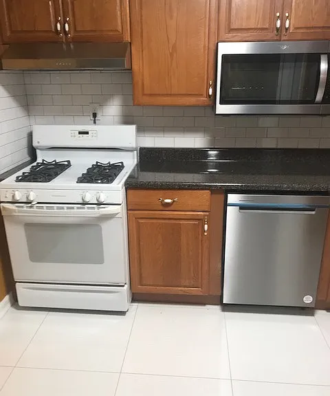 1042 E 93rd St #1 — Photo 8