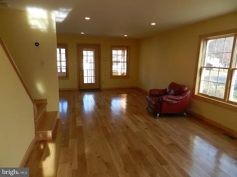743 Valley Forge Ave — Photo 5