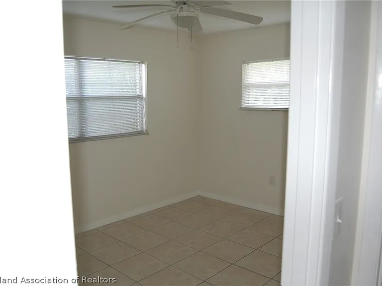 107 Lavender Ave — Photo 6