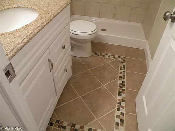 5th image of 5802 Robert Dr