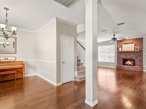 5th image of 1214 Cameron Ln
