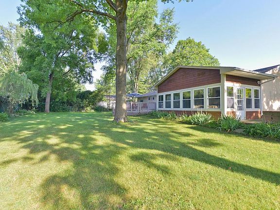 3rd image of 75 Longview Dr