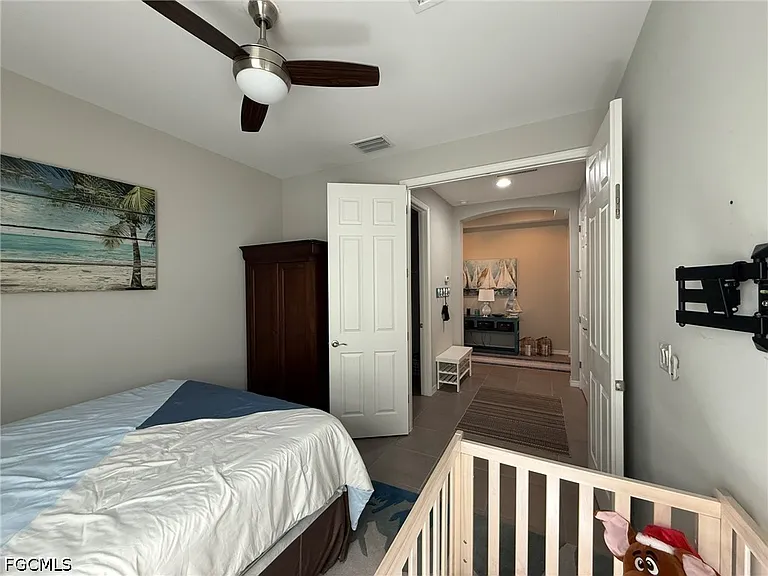 3916 King Edwards St — Photo 11