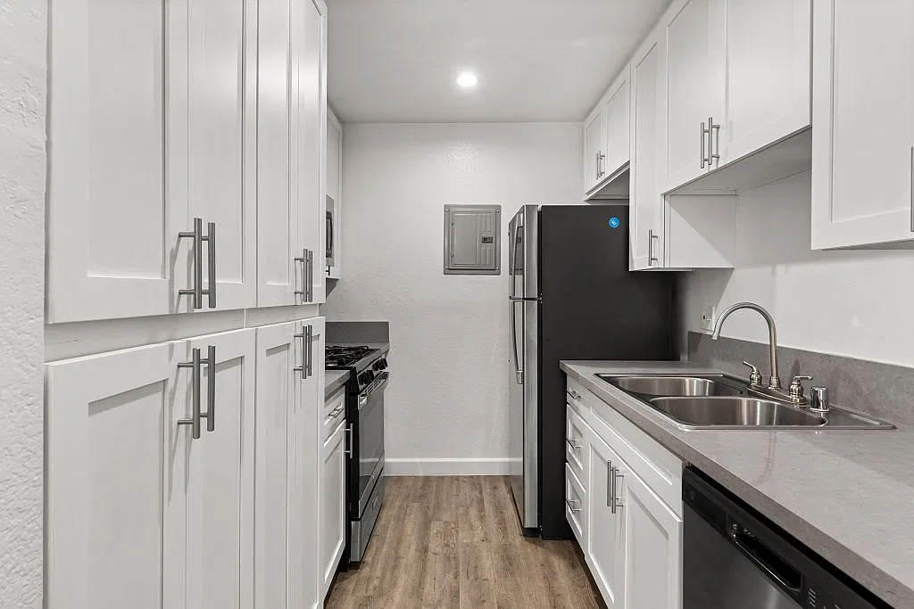 Brody Terrace Apartments — Photo 2