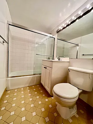 Rented by Avenues Real Estate | media 11