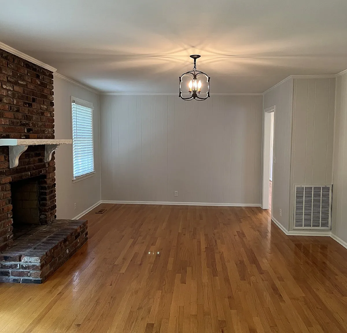 3 bed, 2.5 bath, 2599 sqft, $3,500 — Photo 2
